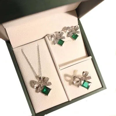 4 pcs Shiny Crystal Bowknot Jewellery Set